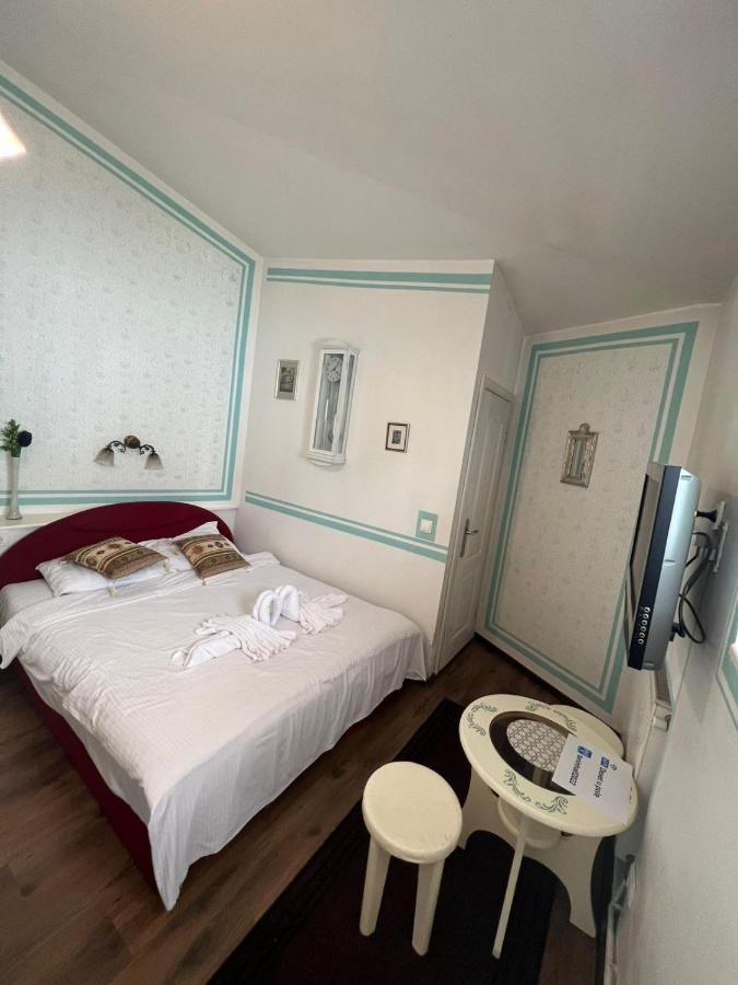 Guesthouse Nia Deluxe Sarajevo Exterior photo