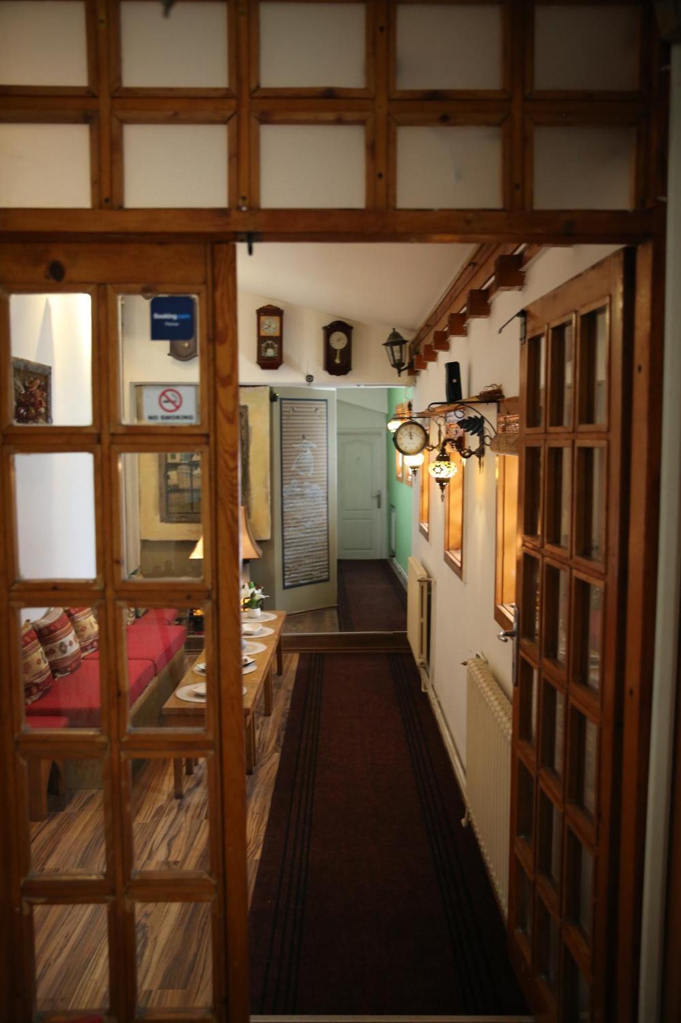 Guesthouse Nia Deluxe Sarajevo Exterior photo